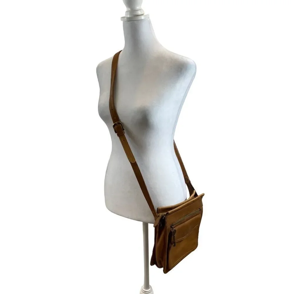 ‎Vintage Fossil Genuine Leather Crossbody Bag